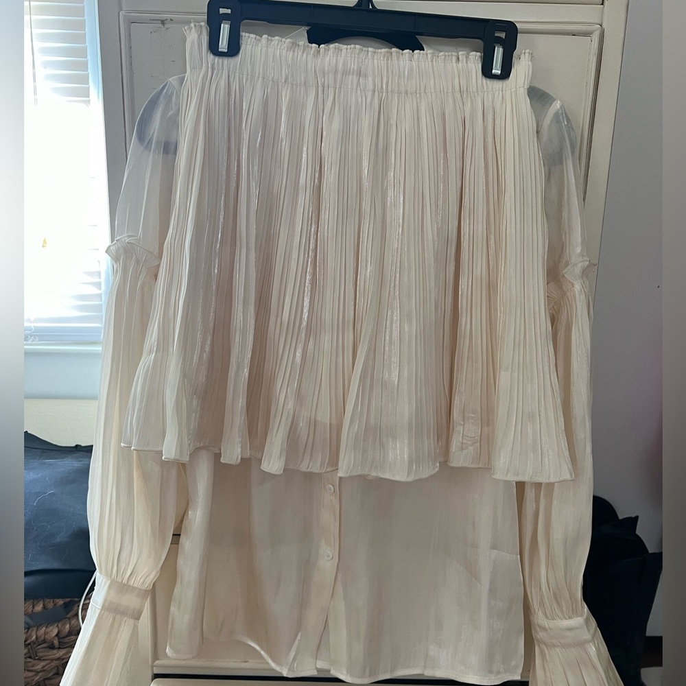 Pleated Satin Skirt Set - Picture 2 of 13